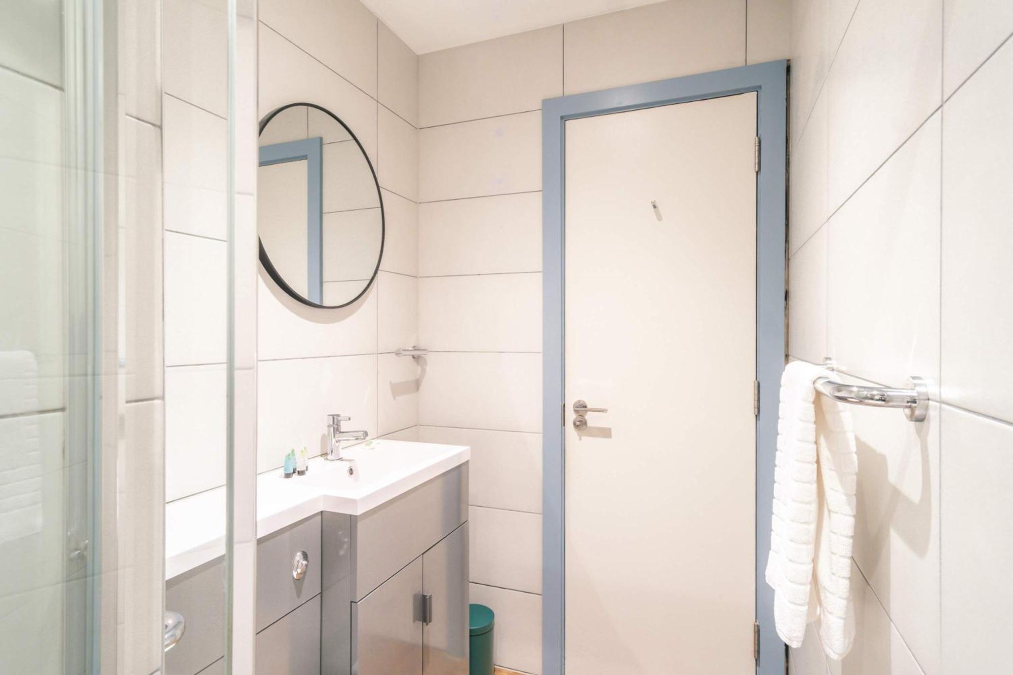 Apartment Stunning 2 Bedroom In Centre