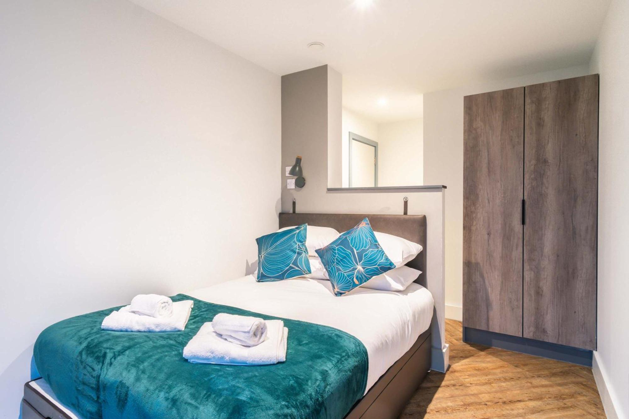 Stunning 2 Bedroom In Centre Apartment